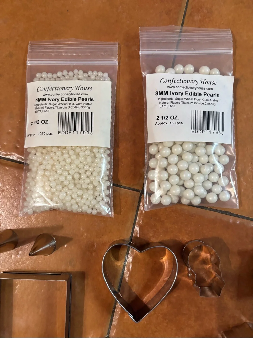 Baking tips icing bag ties, cookie shapes/fondant 4-8 mm pearls 54 items
